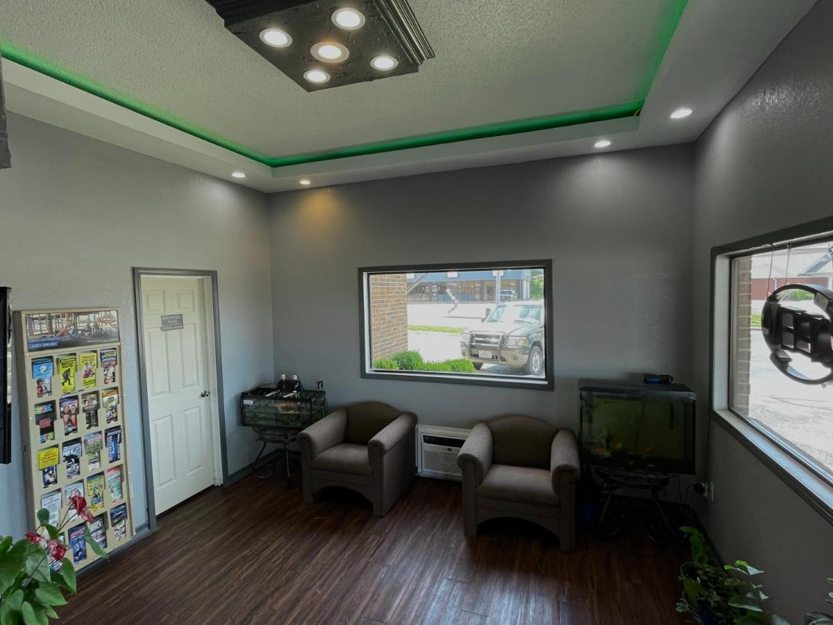 Mountain Grove Royal Inn & Suites المظهر الخارجي الصورة