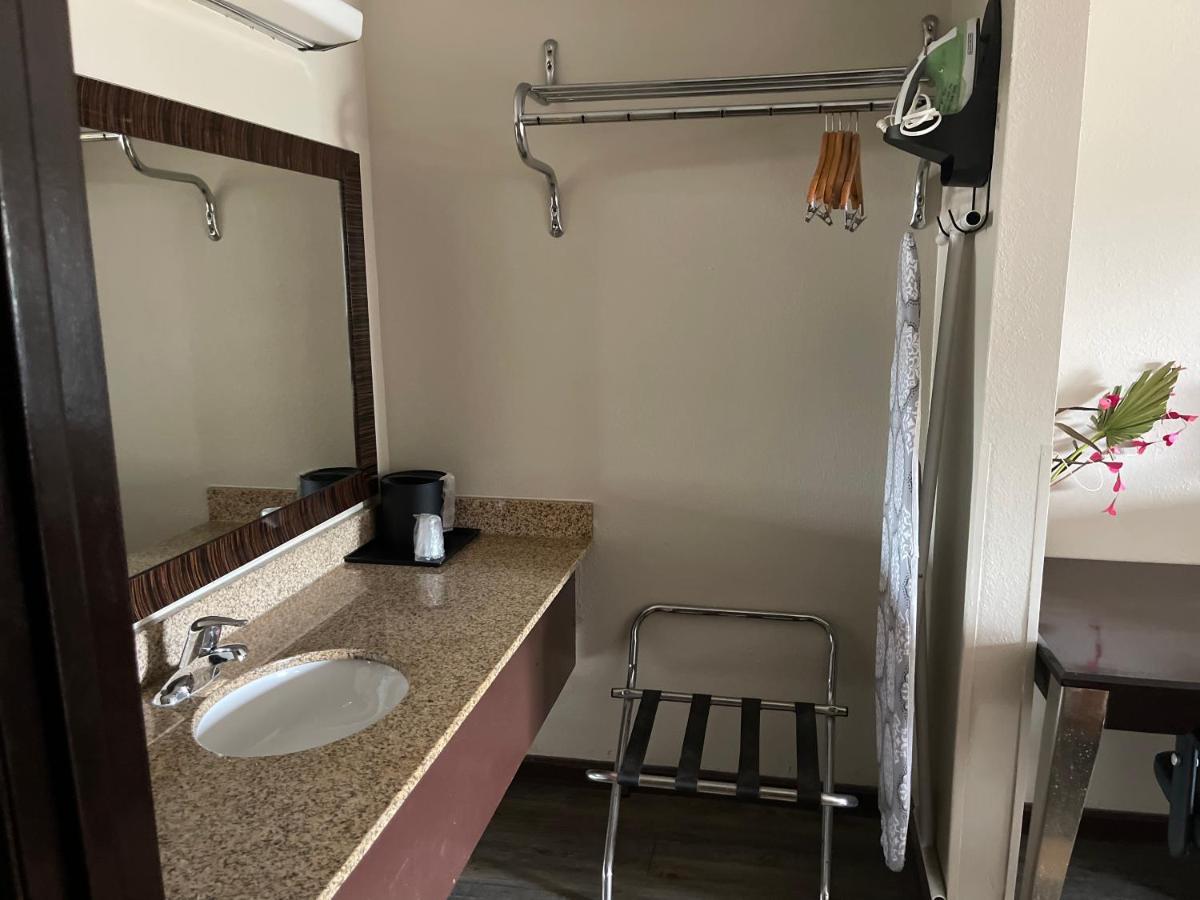 Mountain Grove Royal Inn & Suites المظهر الخارجي الصورة