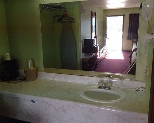Mountain Grove Royal Inn & Suites المظهر الخارجي الصورة